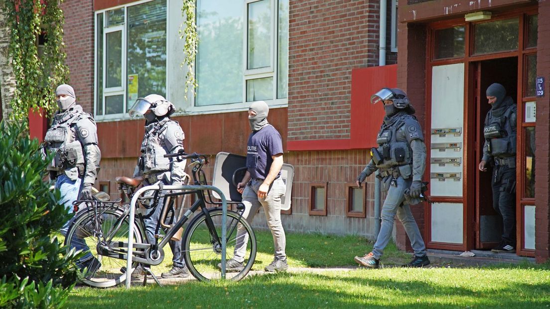 Het Arrestatieteam heeft twee vrouwen aangehouden