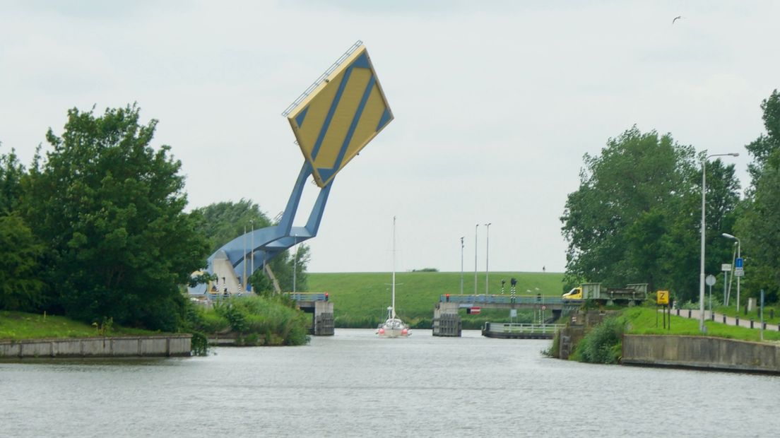 Op 2: de Slauerhoffbrêge yn Ljouwert