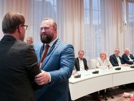 Martijn Breukelman officieel beëdigd als nieuwe burgemeester Hoogeveen