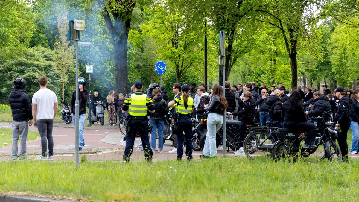Leerdammer (49) aangehouden voor online opruiing rond anti-azc-demonstraties in Apeldoorn
