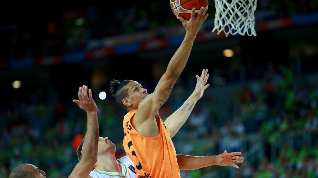 EK basketbal, Nederland - Slovenië: Worthy de Jong.