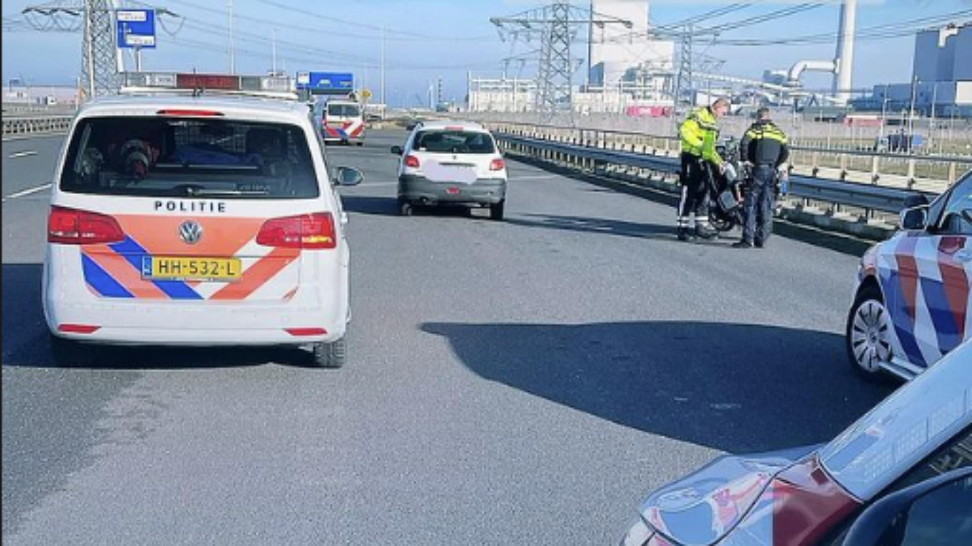 Achtervolging Eindigt In Achtertuin Lombardijen | Politie Lost ...