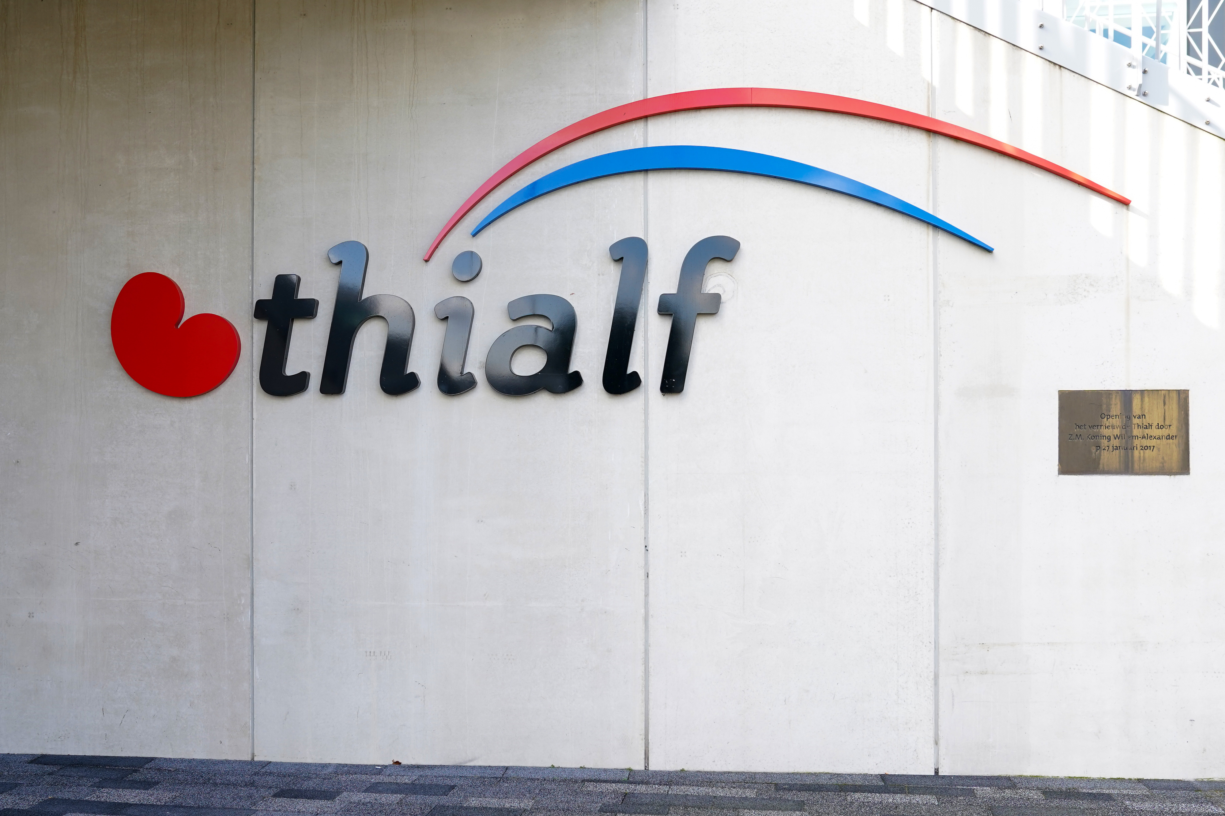 De namme Thialf by de yngong fan it iisstadion