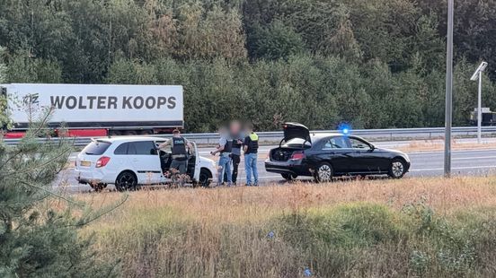 Twee verdachten aangehouden op A73 na vondst mogelijk vuurwapen Nieuws