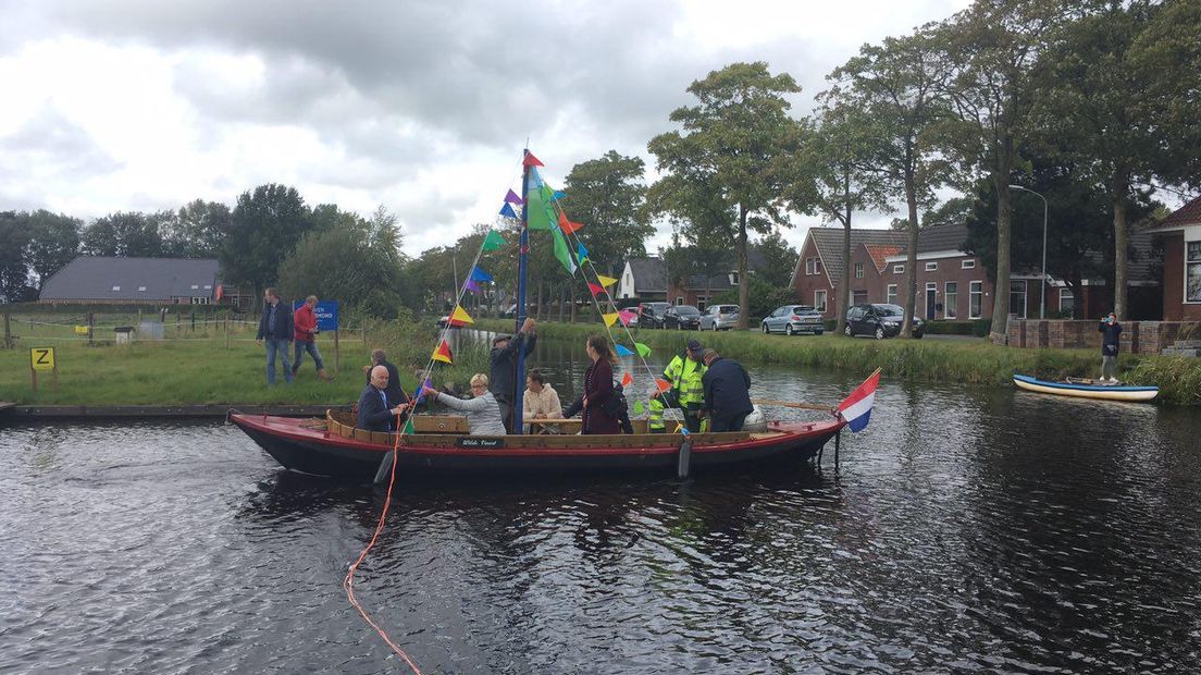 Wethouder Henk Heijerman opent haven Annermond (Rechten: Janet Oortwijn / RTV Drenthe)