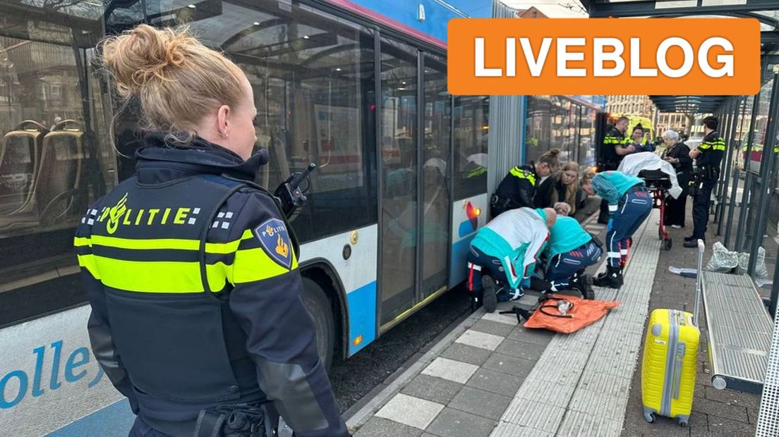 Hulpdiensten bij de bushalte op het Arnhemse Velperplein.