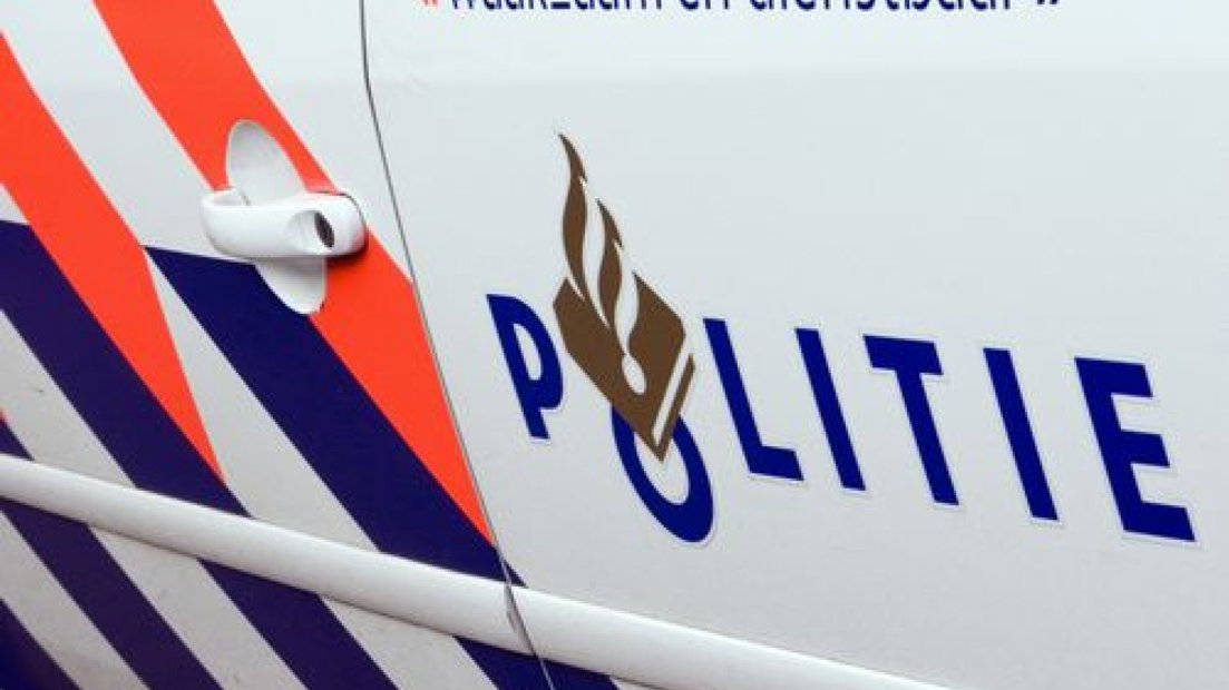 De eigenaar van rijwielhandel Mari van Rens in Wijchen is donderdagavond lichtgewond geraakt bij een gewapende overval.