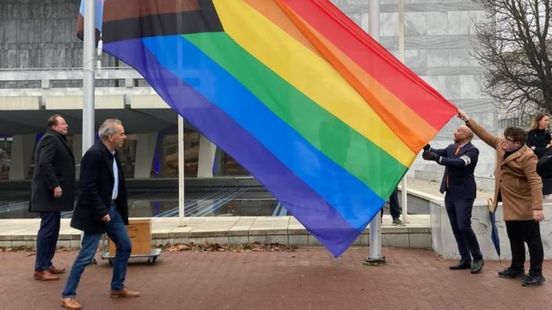 Marcouch roept Arnhemmers op: 'Hang de regenboogvlag uit'