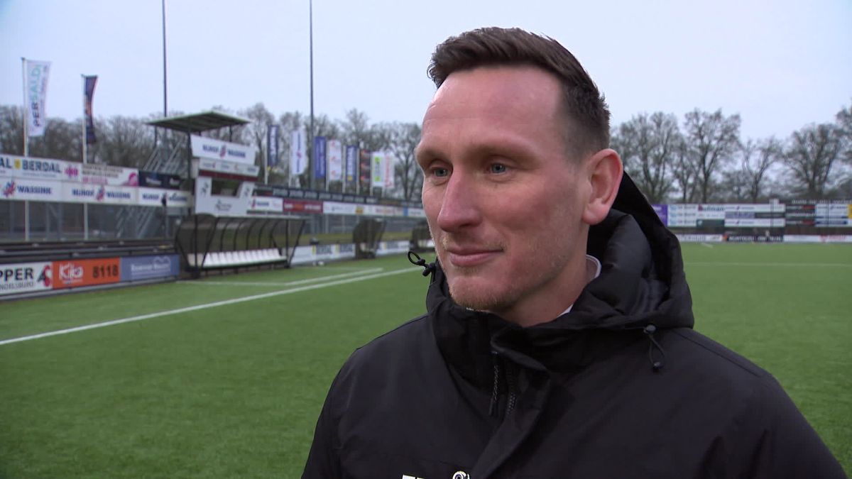 SVZW-trainer Frank Eeftink na de zege van SVZW op NEO