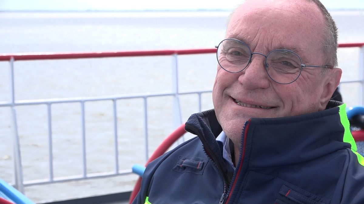 Reinder van der Boor werkt al 45 jaar op de boot naar Schiermonnikoog: "Mijn tweede thuis"
