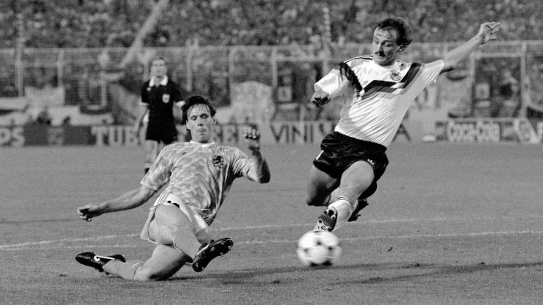 De 1-2 van Marco van Basten tegen West-Duitsland