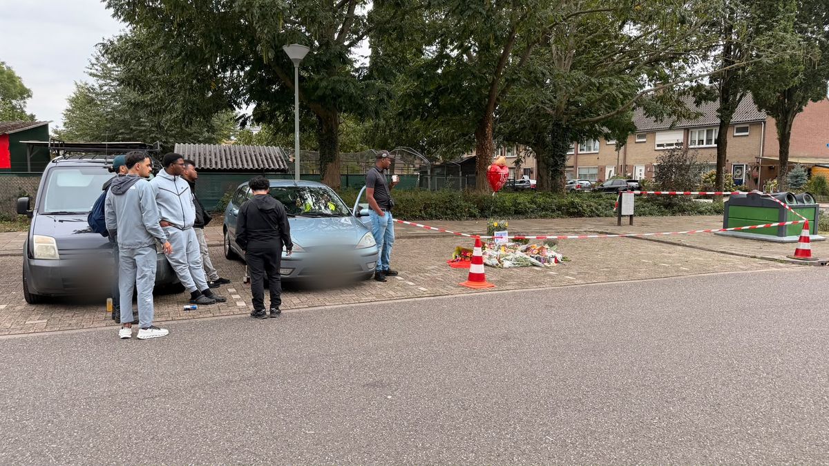 Bloemen gelegd voor 21-jarig slachtoffer dodelijke schietpartij Roermond
