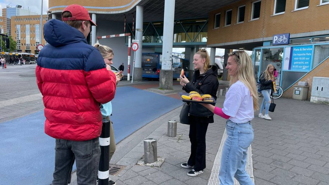 De donuts vonden gretig aftrek