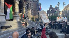 Vreedzaam pro-Palestina protest voor het Academiegebouw in Stad
