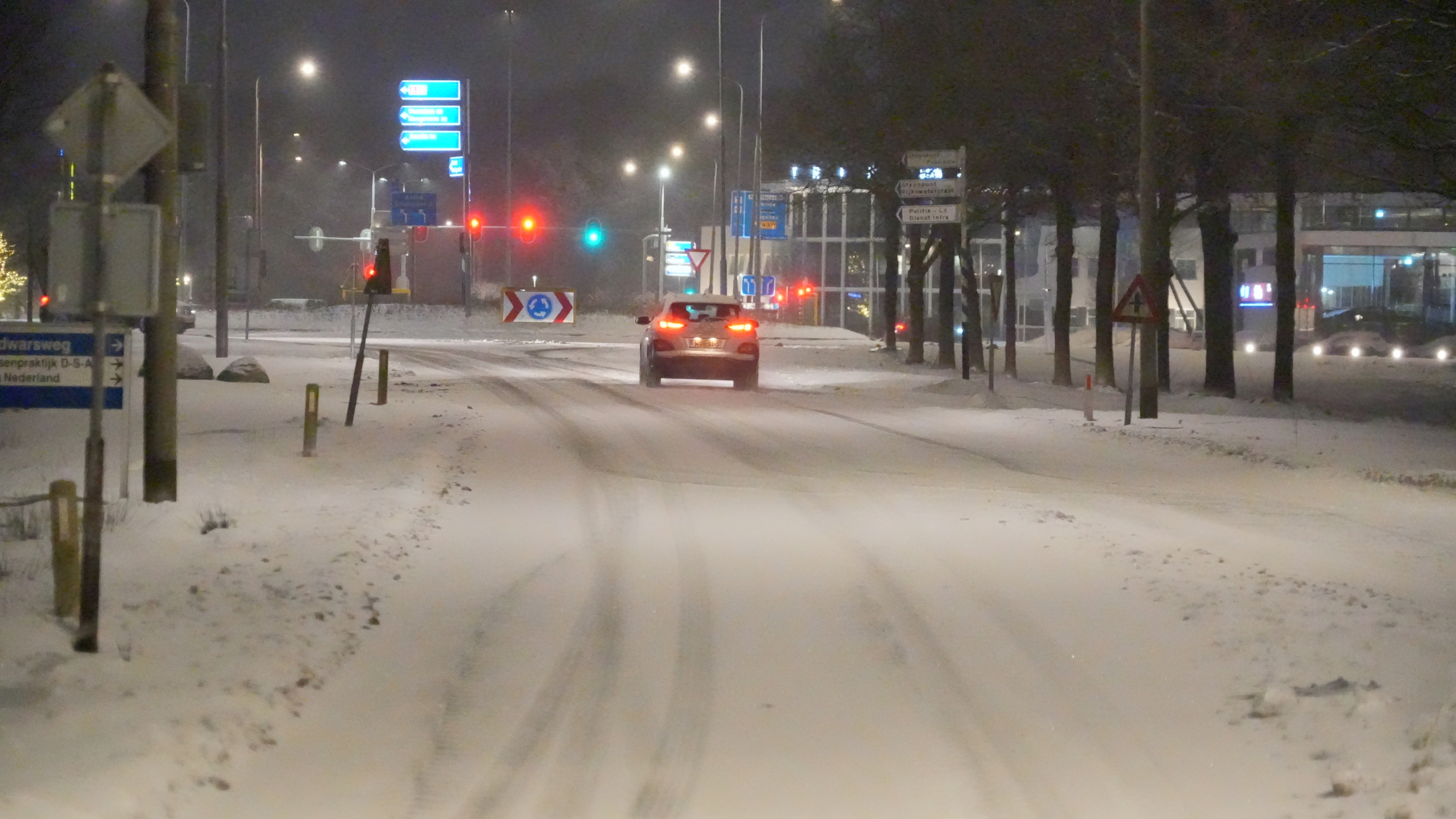 Nieuwe sneeuw: Qbuzz rijdt vandaag niet, advies om thuis te werken
