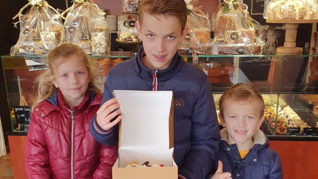 Sommigen kunnen maar één keer in de vier jaar hun verjaardag vieren. Op deze schrikkeldag steekt Bakker Piet in Elspeet ze een hart onder de riem door gratis verjaardagstaarten weg te geven.