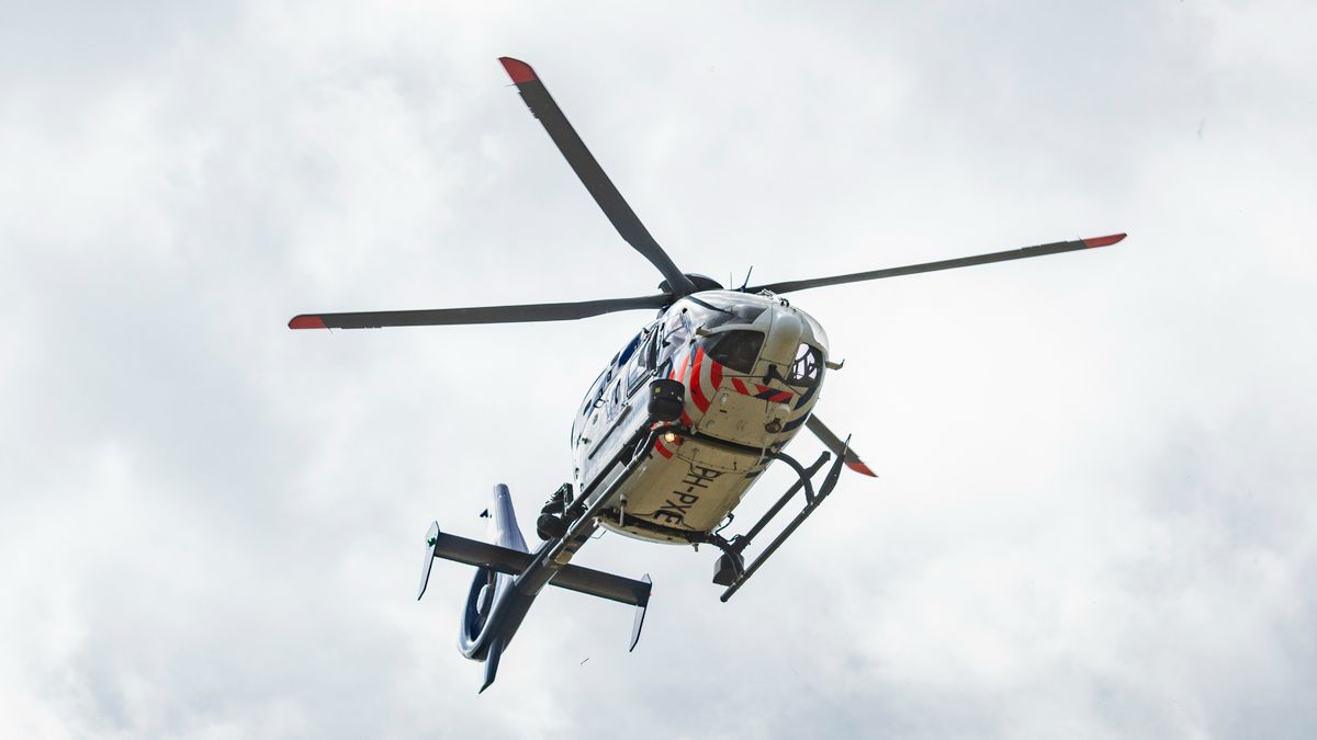 Politiehelikopter speurt naar ballonnen bij Roermond