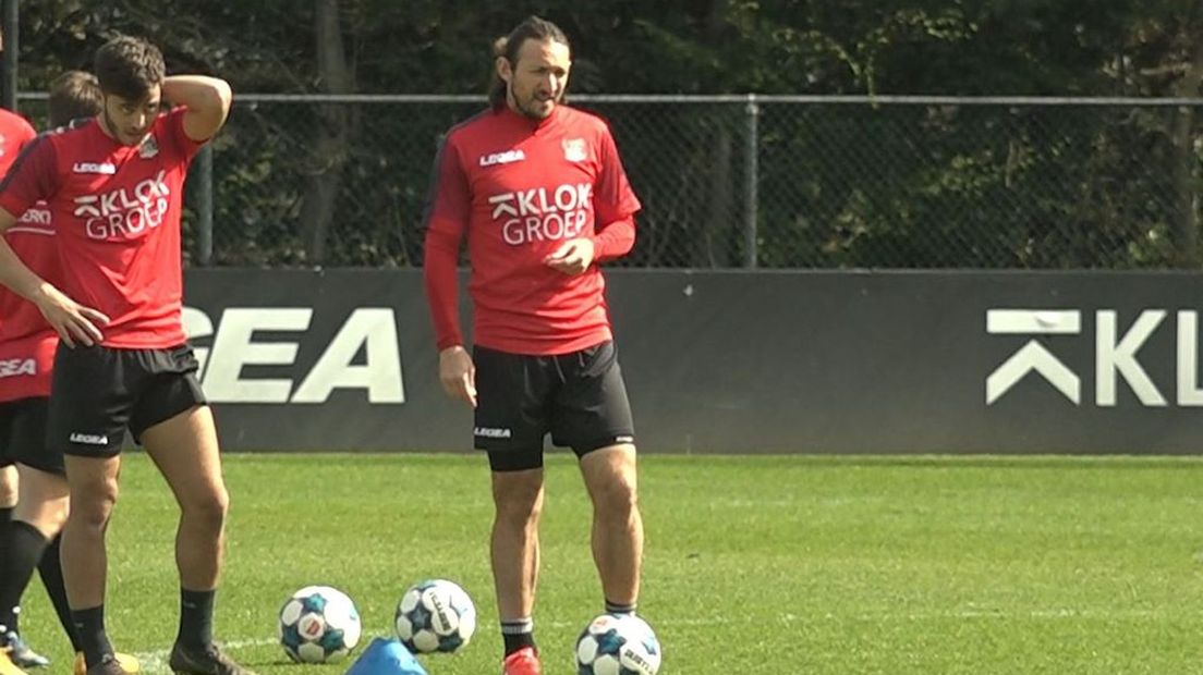 Edgar Barreto op de training van NEC