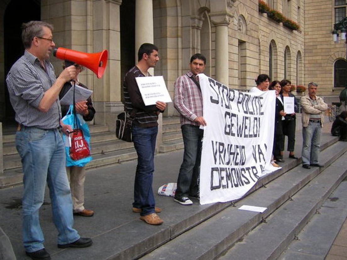 1mei-protest.cropresize.tmp.JPG