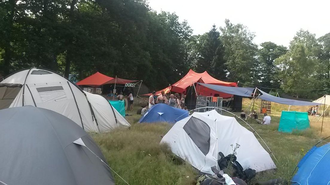 Zo, hop, je tent uit en gelijk genieten van de muziek. Dat kan op het Tentstock festival dat dit weekend in Arnhem wordt gehouden.