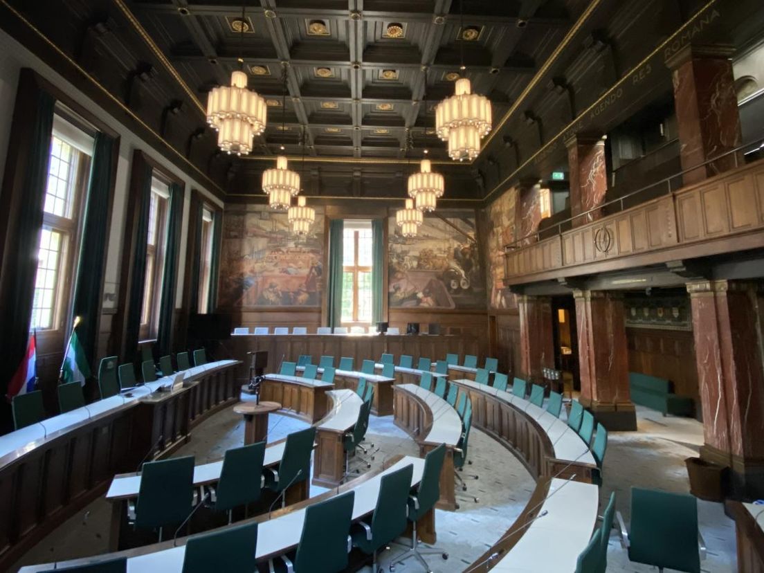 De raadzaal in het Rotterdamse stadhuis bestaat 100 jaar
