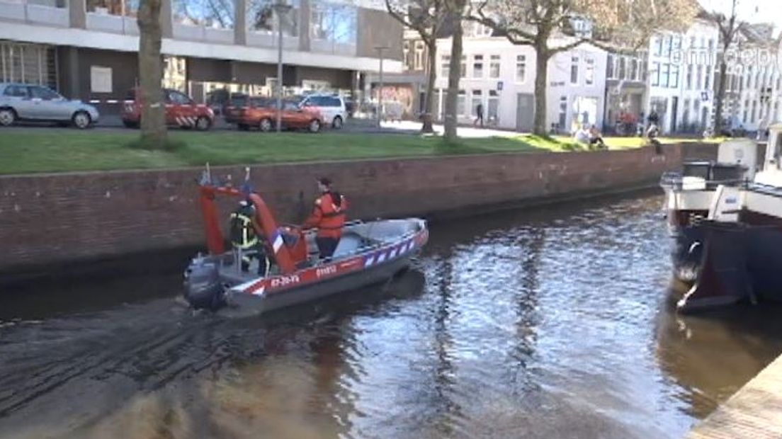 In het water aan de Trompkade in Groningen is zaterdagavond het lichaam gevonden van de Apeldoornse student Sjoerd van Eijk. De 21-jarige Van Eijk verdween vorig weekend, nadat hij zijn verjaardag had gevierd in een café aan de Papengang in Groningen.