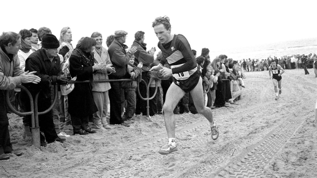 Kim Reynierse in 1989 bij de halve marathon in Egmond aan Zee