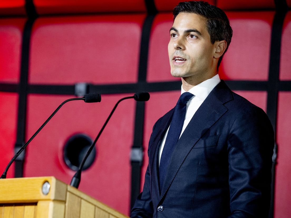 Premier Jetten biedt excuses aan voor behandeling Molukse migranten