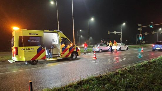 Gewonde bij aanrijding tussen twee auto's