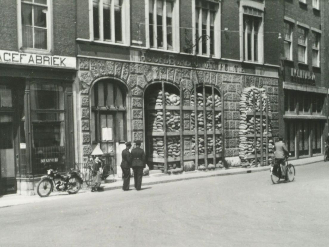 het Hoofdbureau van Politie aan de Groenmarkt in mei 1940