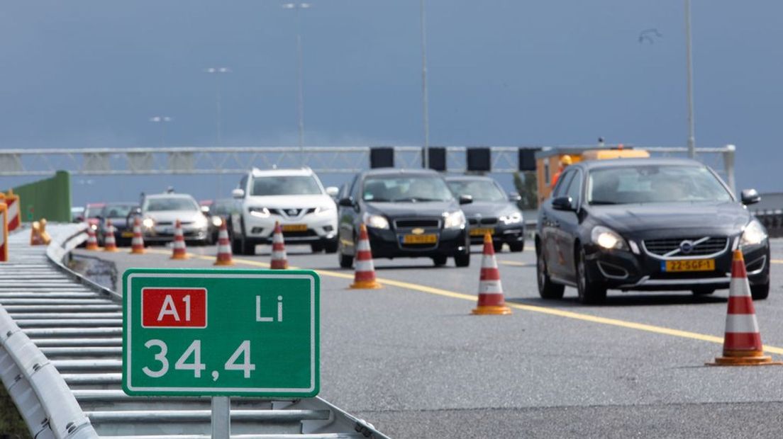 Werkzaamheden aan de A1 zorgen voor vertraging.