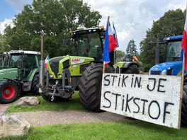 Boerenprotest bij provinciehuis in Assen vanwege nieuwe stikstofregels