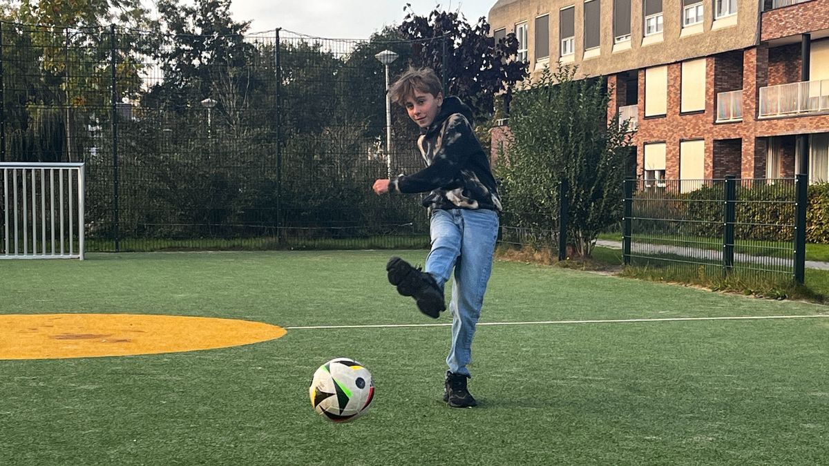 Voetbalkooi dicht vanwege overlast: 'Enige leuke plek in de buurt'