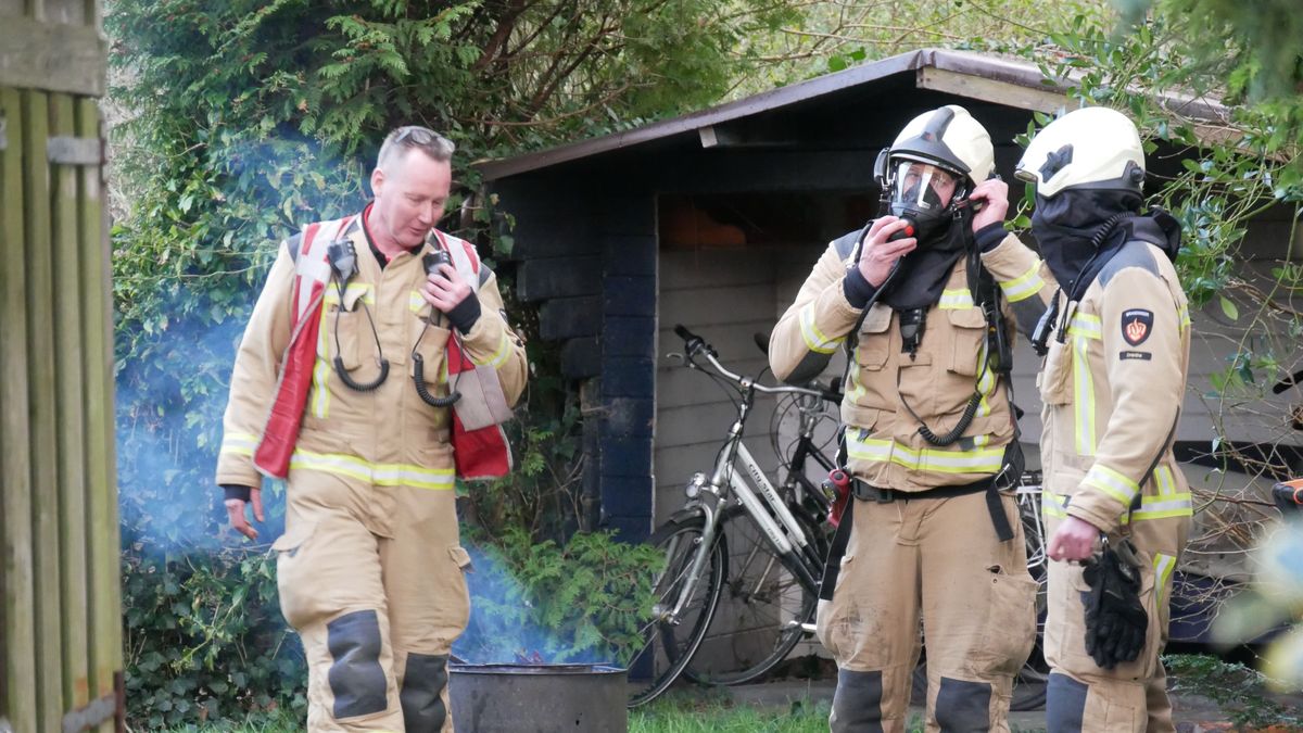 112 Nieuws: Bewoners stoken open vuur binnenshuis om eten te koken, en dat loopt verkeerd af in IJho