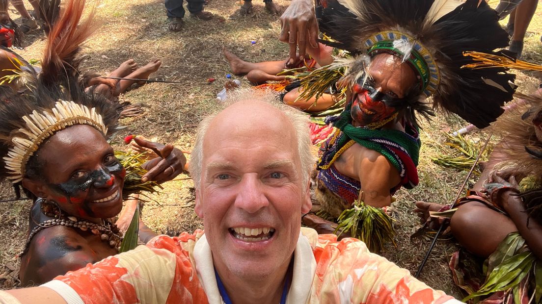 Geert Pruiksma, directeur van Museum Nienoord, was in Papoea-Nieuw-Guinea voor het Gorokafestival