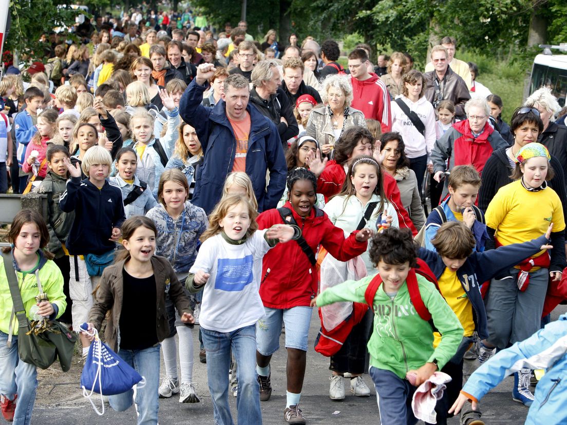 Snacken met een zakdoek tijdens de avondvierdaagse