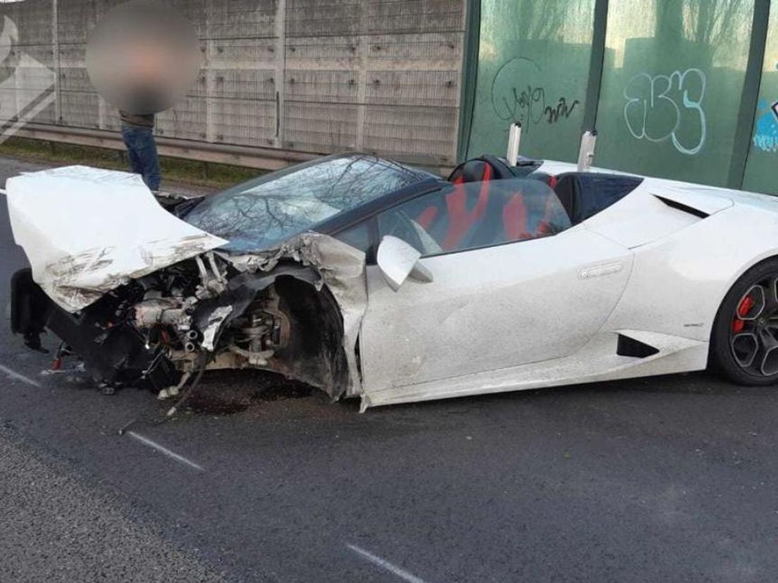 Gecrashte lamborghini op de N3