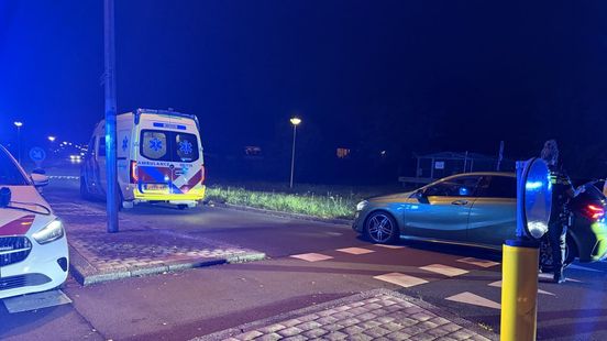 112 Nieuws: Fietsster naar ziekenhuis na aanrijding in Enschede Home