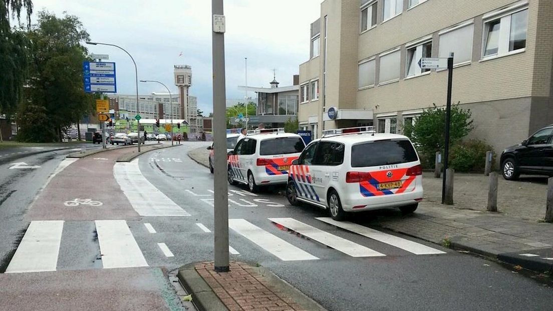 Politie overmeestert gewapende man Almelo