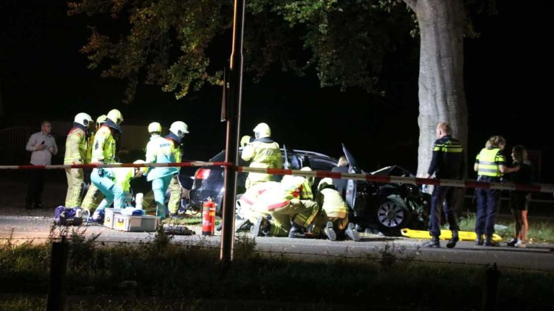 Bij een ernstig auto-ongeluk op de Voorthuizerstraat (N303) bij Putten zijn zondagochtend vroeg zeven gewonden gevallen. Vijf van hen zijn er ernstig aan toe, meldt de politie.