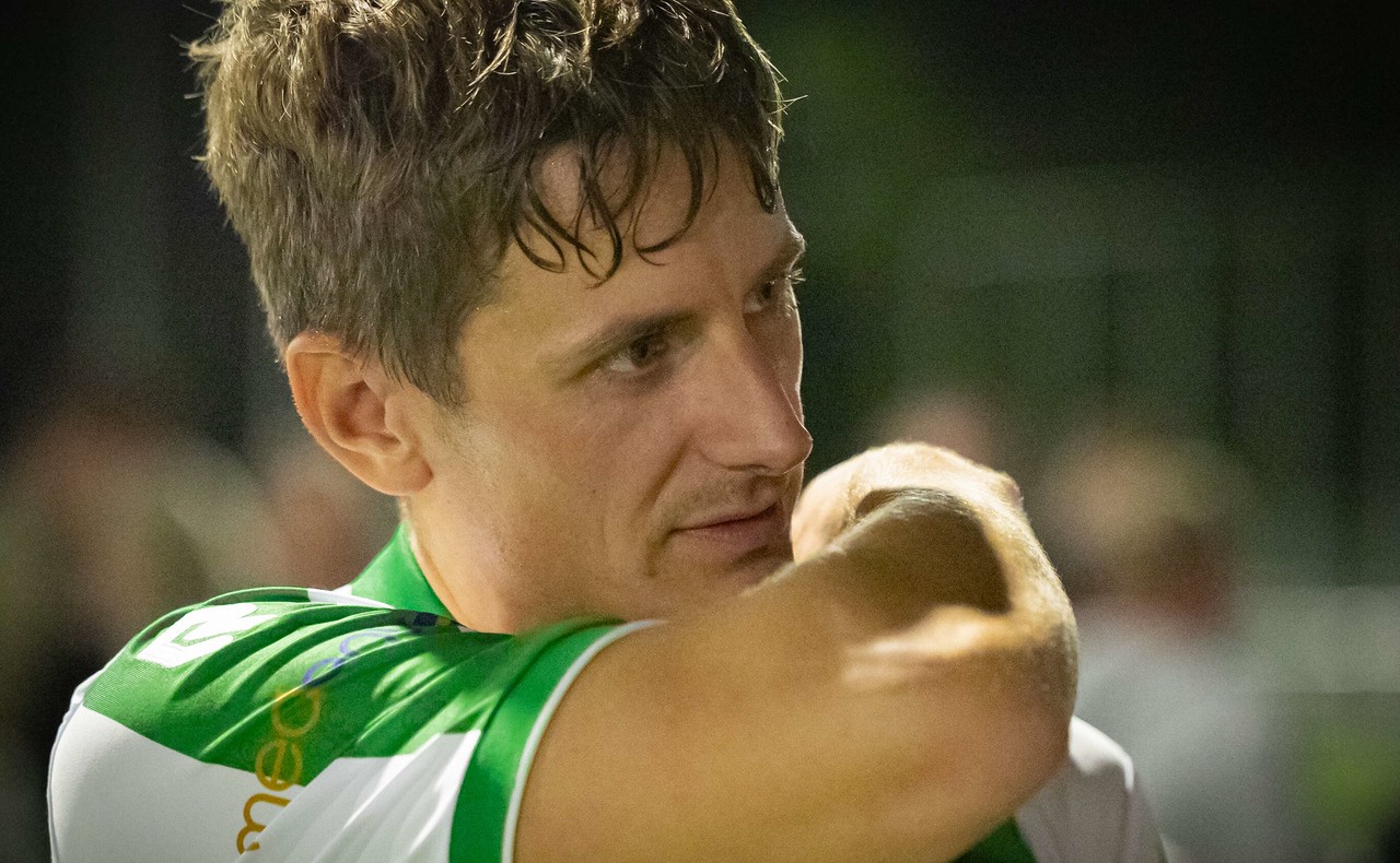 Steve Schalkwijk in het groen en wit