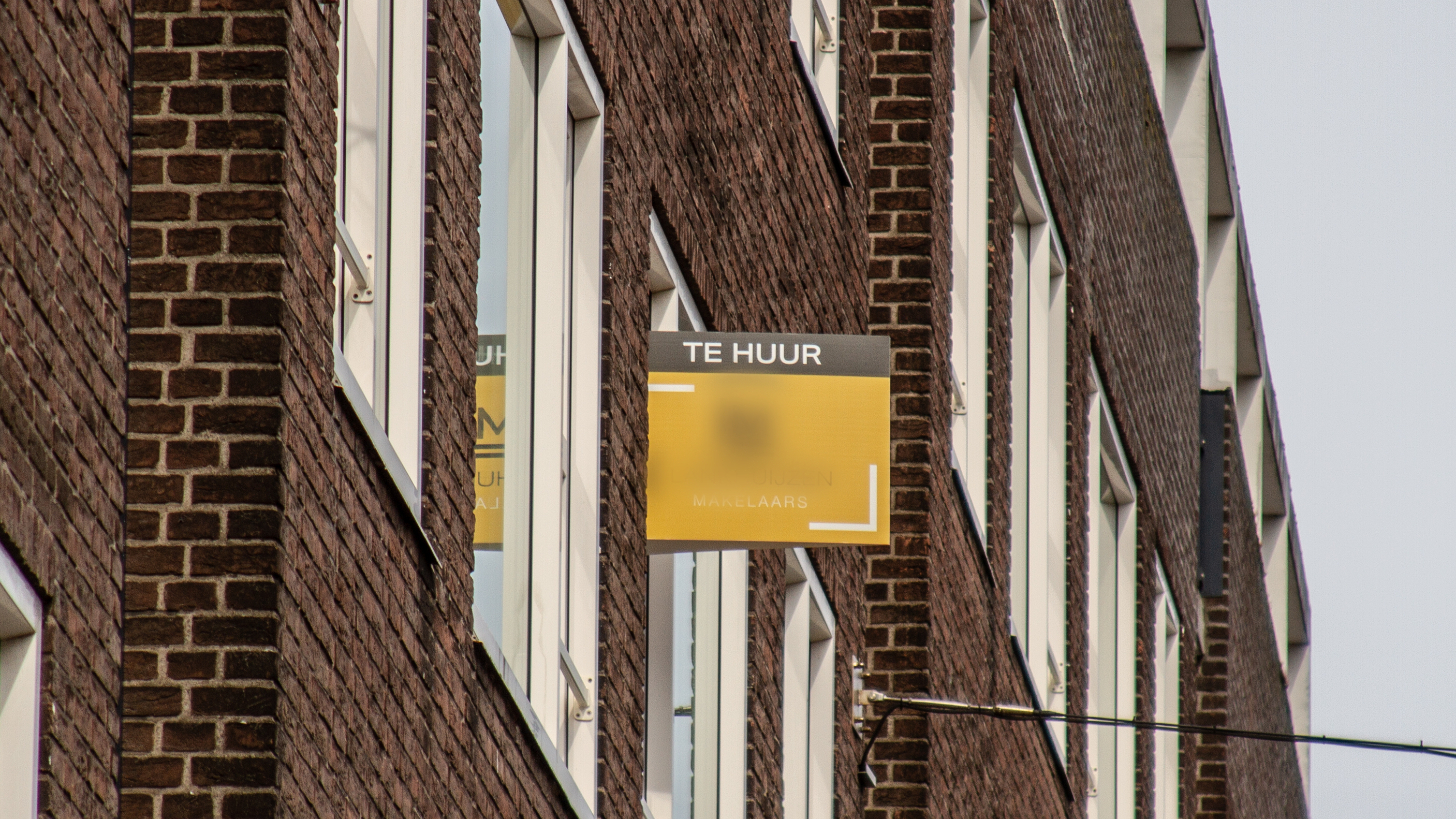 6678e153-5a48-3b8d-9ed5-acd01adc3491.jpg