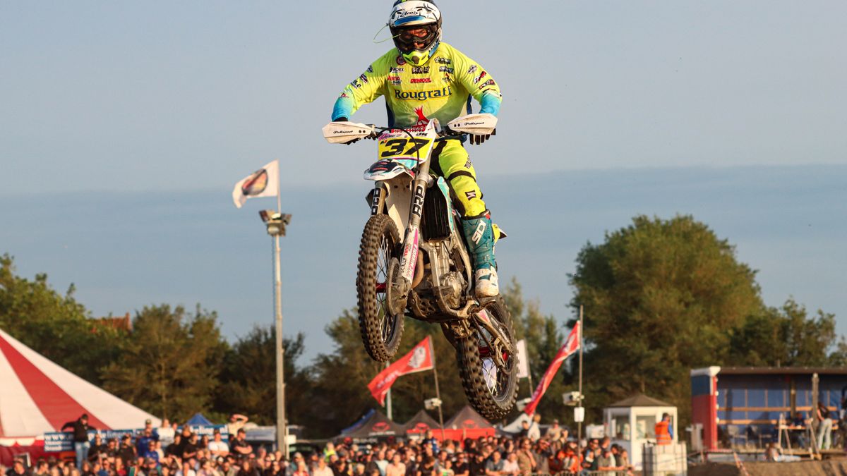 Mark Boot maakt favorietenrol waar en is opnieuw koning van de Supercross Aagtekerke