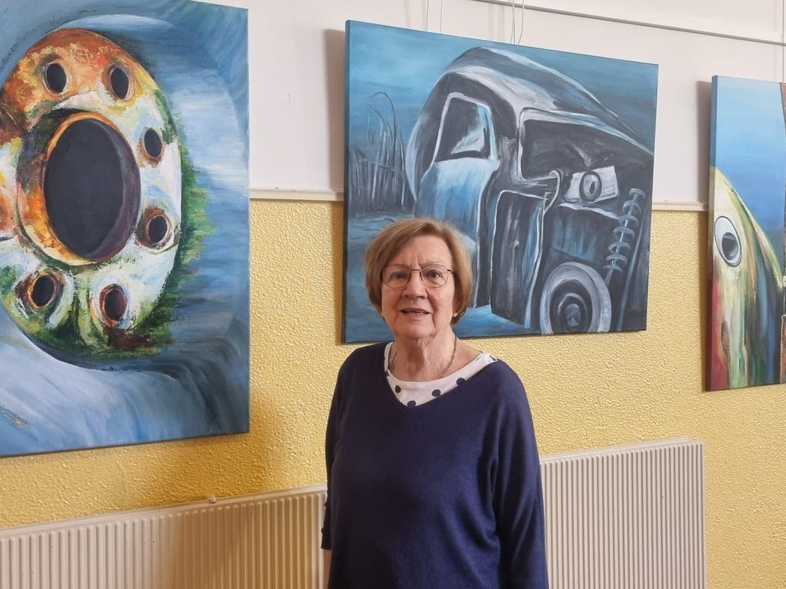 Kunstenaar Jenny Geukes wordt geïnspireerd door het autokerkhof