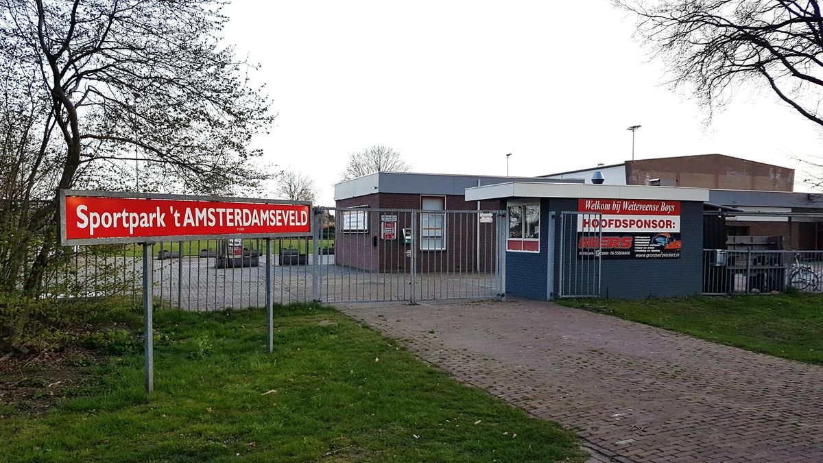 Kunstgrasveld als breekijzer voor woningbouw in Weiteveen