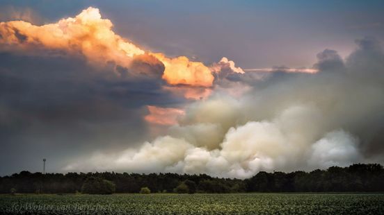 Brandlucht van bosbrand in Limburg te ruiken in grote delen van Gelderland