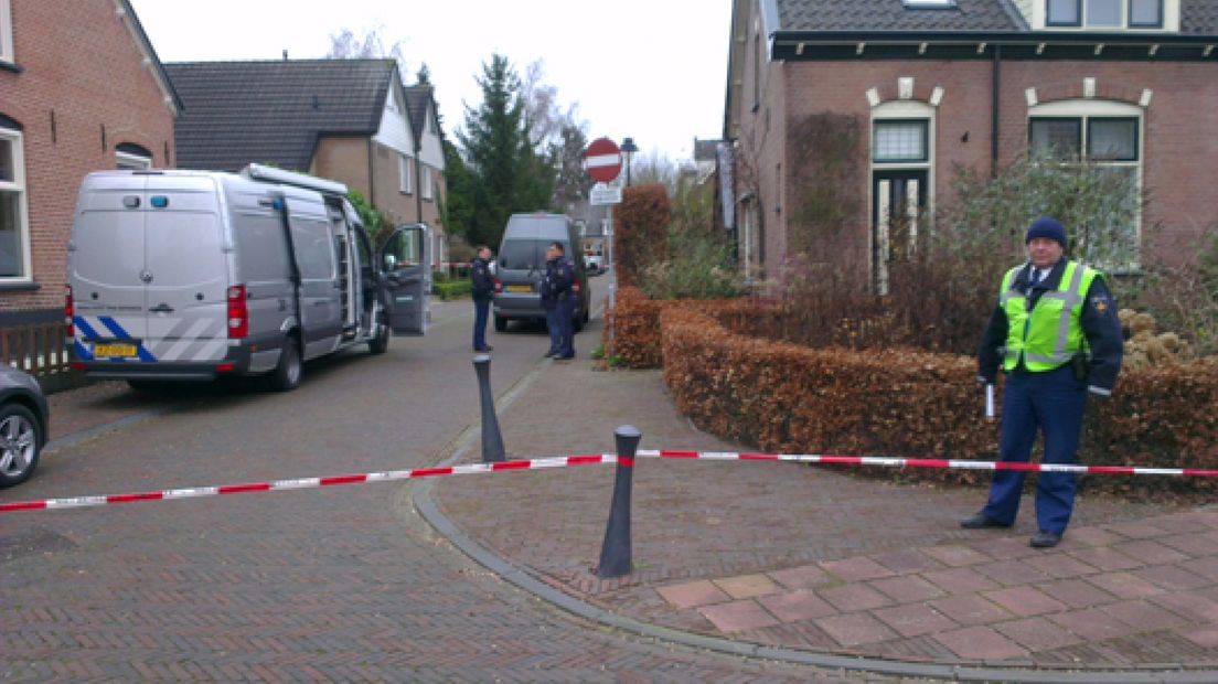 De politie heeft zaterdag in Warnsveld een 35-jarige man uit die plaats aangehouden.