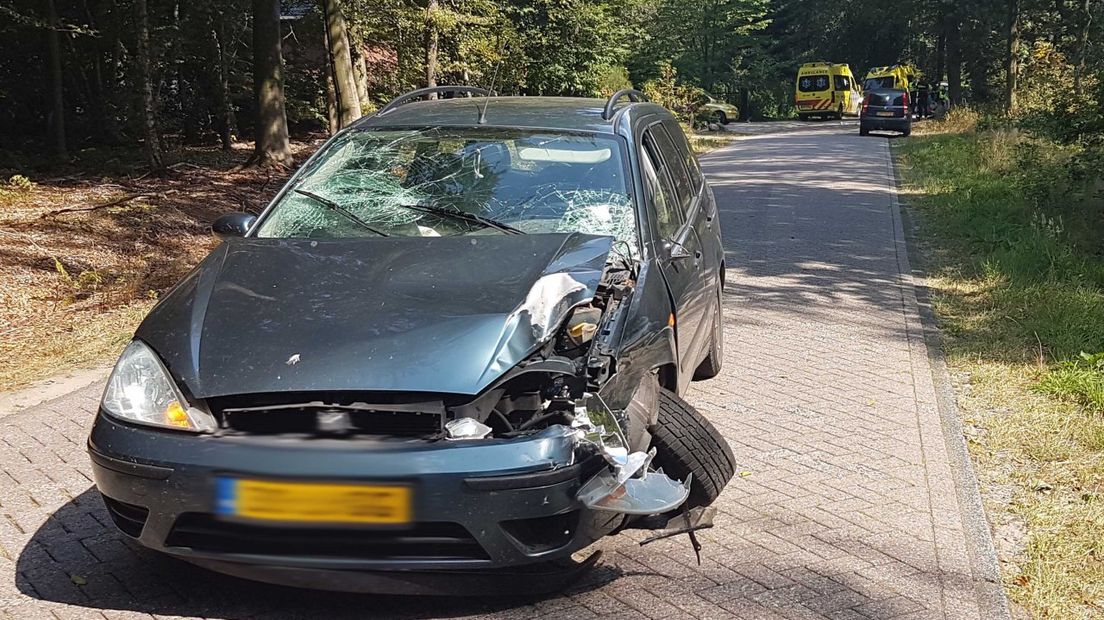 In Witteveen botsten een auto en motor tegen elkaar (Rechten: Persbureau Meter)