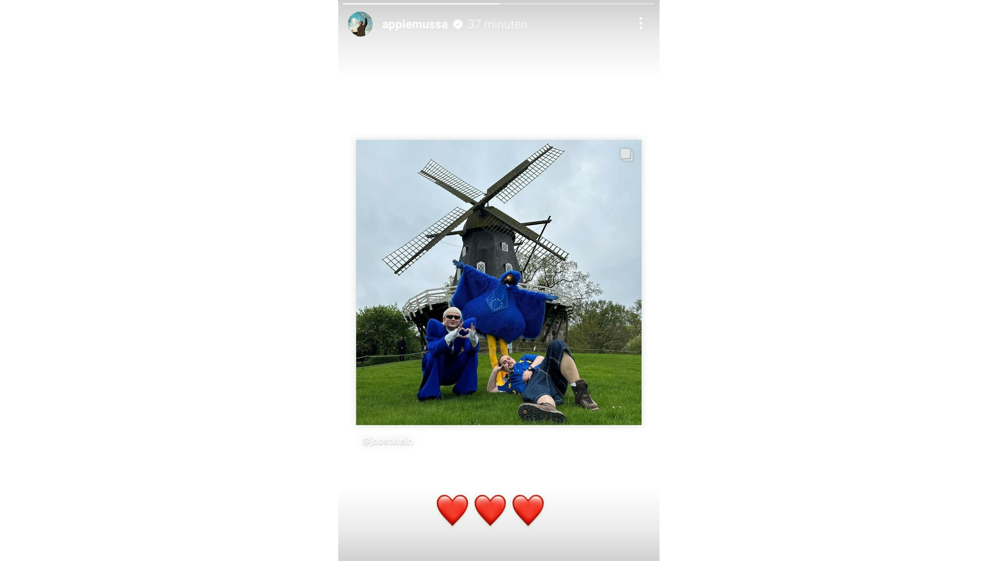 Steun van Appie Mussa (de blauwe vogel) op Instagram