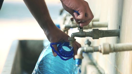 Kapotte pomp op eerste dag festival: bezoekers kunnen geen water tappen Home